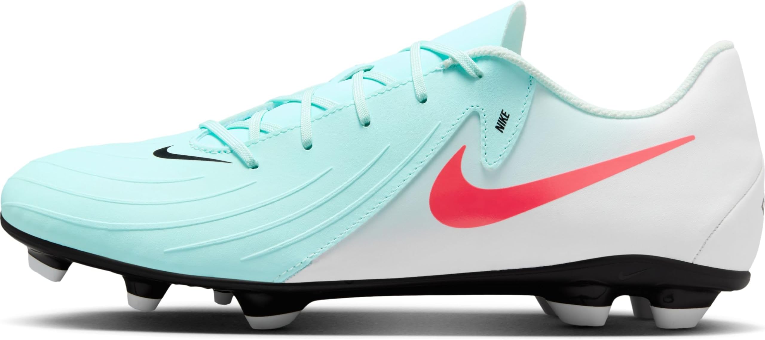 nike womens soccer cleat
