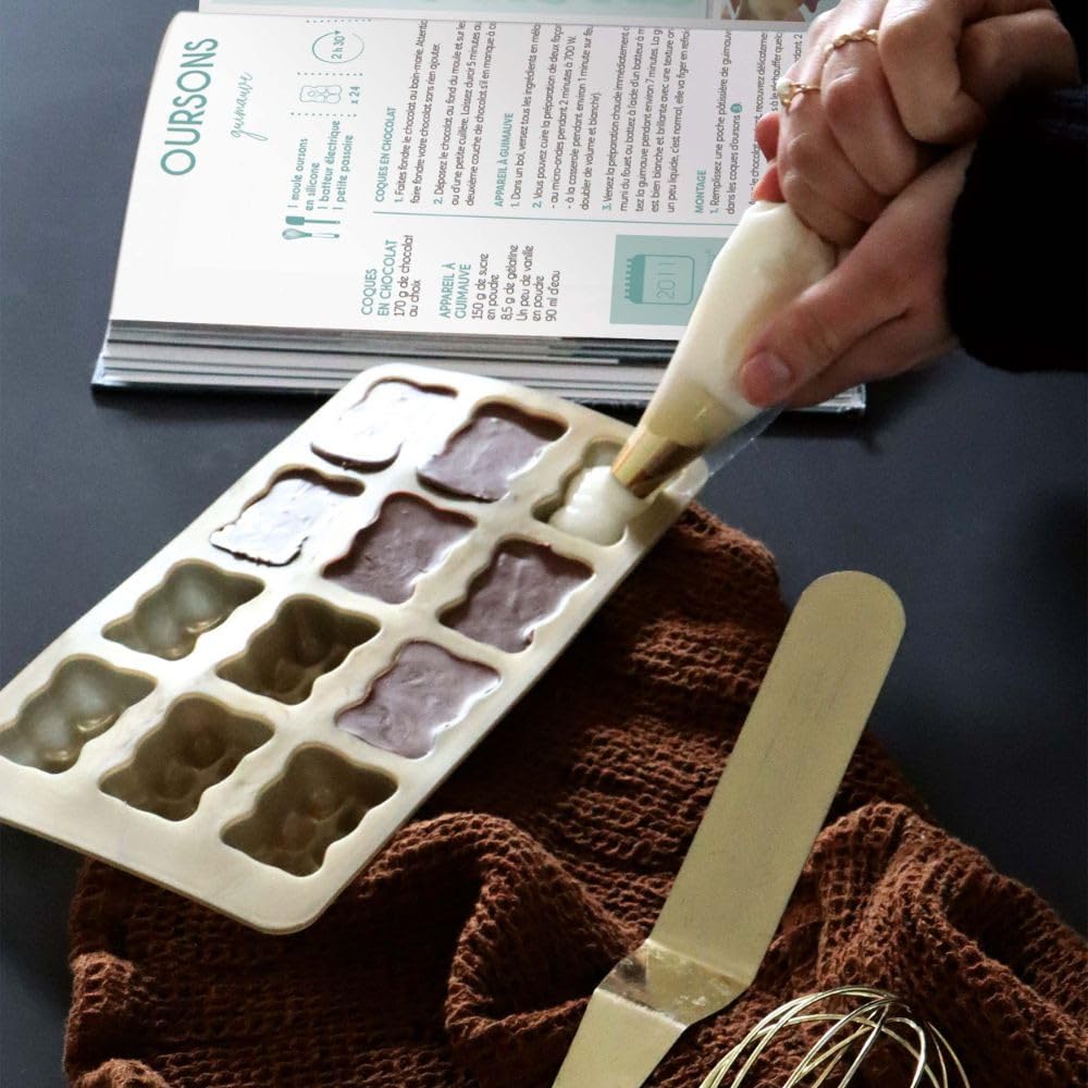 Scrapcooking Set di pasticceria: libro, spatola, frusta, boccole e stampo