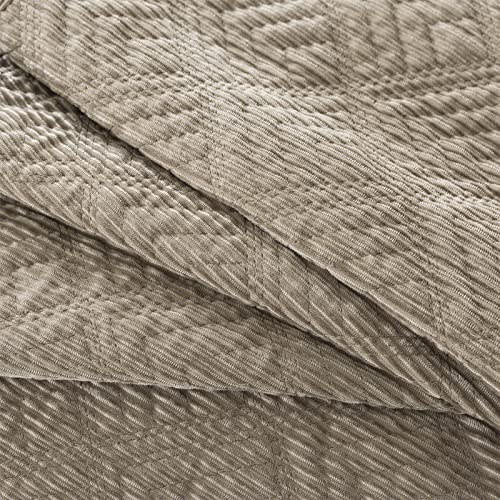Honeilife Bedspread Quilt Set Queen - 3 Piece Embroidered Corduroy Bedspreads Luxurious Coverlet Lightweight Bedcover Warm Bedding Set All Season Quilts-Taupe, Queen Size #TOP6