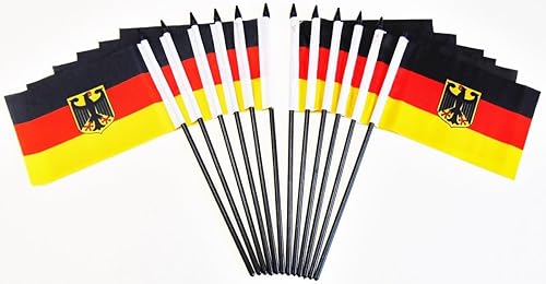 Miniatura 32 de Banderas de escritorio de Nicaragua, paquete de 12 banderas pequeñas de poliéster de 4 x 6 pulgadas en miniatura para mesa de oficina, pequeñas