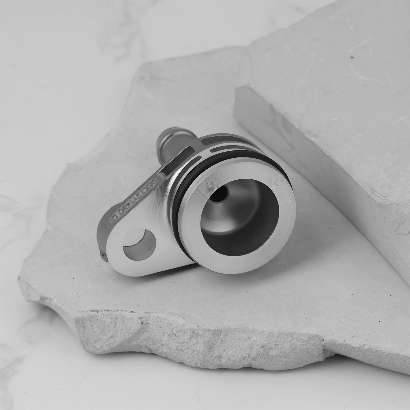 Złączki aluminiowe do samochodowych rur płynu chłodzącego 06K121143 Kompatybilne z VW MQB