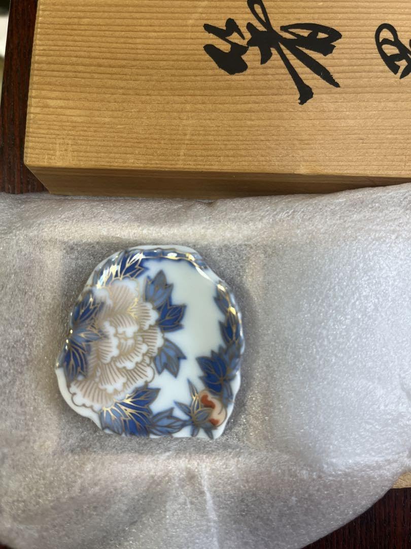未使用保管品✨宮内庁御用達 深川製磁 花丸紋 箸置き 単品✨箸置 はしおき Amazon.co.jp: 深川製磁 花丸紋 箸置き 宮内庁御用達 : ホーム＆キッチン