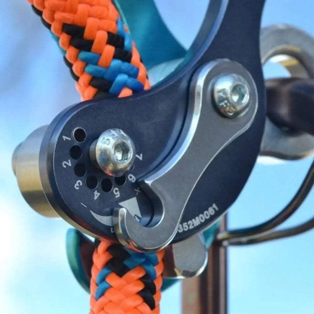 Close-up of the lower friction adjustment dial on the AKIMBO SRT device