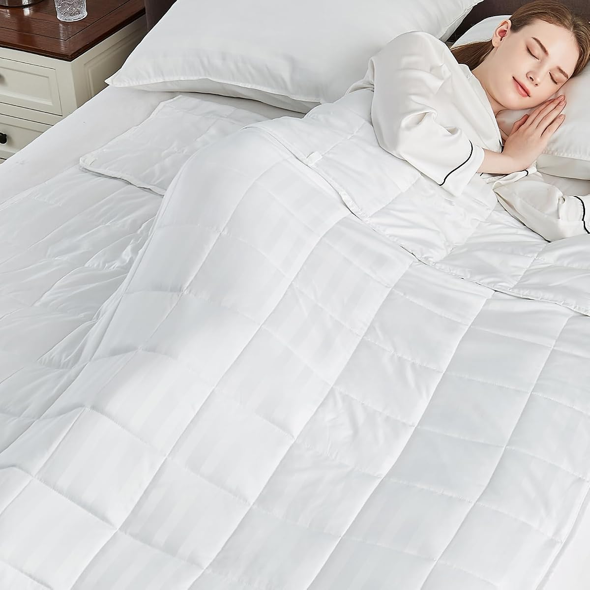 Manta con peso tamaño doble (48 x 72 pulgadas, 15 libras), manta con peso ultra suave y acogedora, tamaño doble para adultos, manta pesada con manta suave lavable a máquina, color blanco