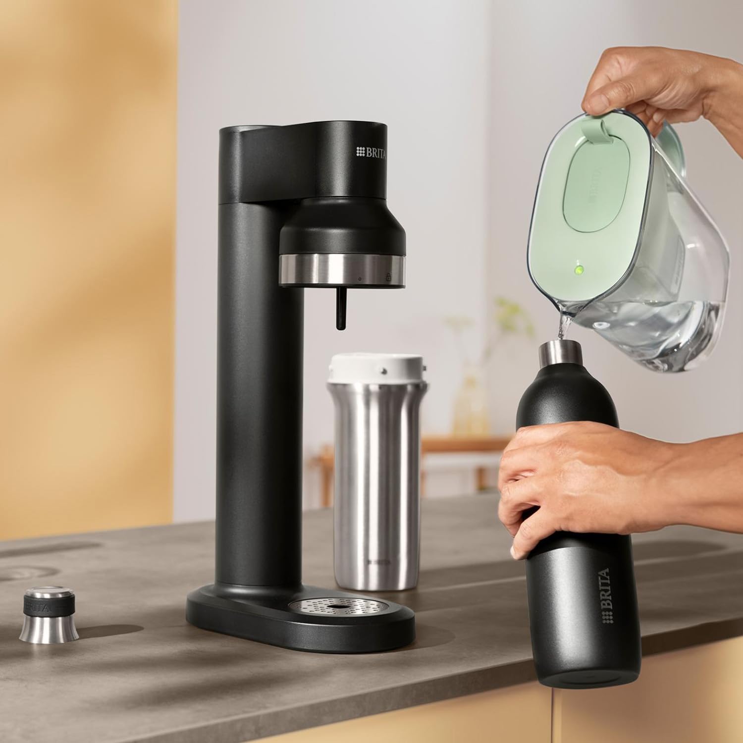 BRITA - Botella de acero inoxidable negra para sodaTRIO 1L - Termo con tapa de silicona antideslizante