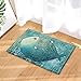 Produktbild yinyinchao Kreatives übertriebenes Haus auf Fischen zurück im Meer Badteppiche, Rutschfeste Fußmatte Bodeneingänge Outdoor Indoor Haustürmatte, Kinder Badematte, 40x60 cm, Badzubehör Türkis