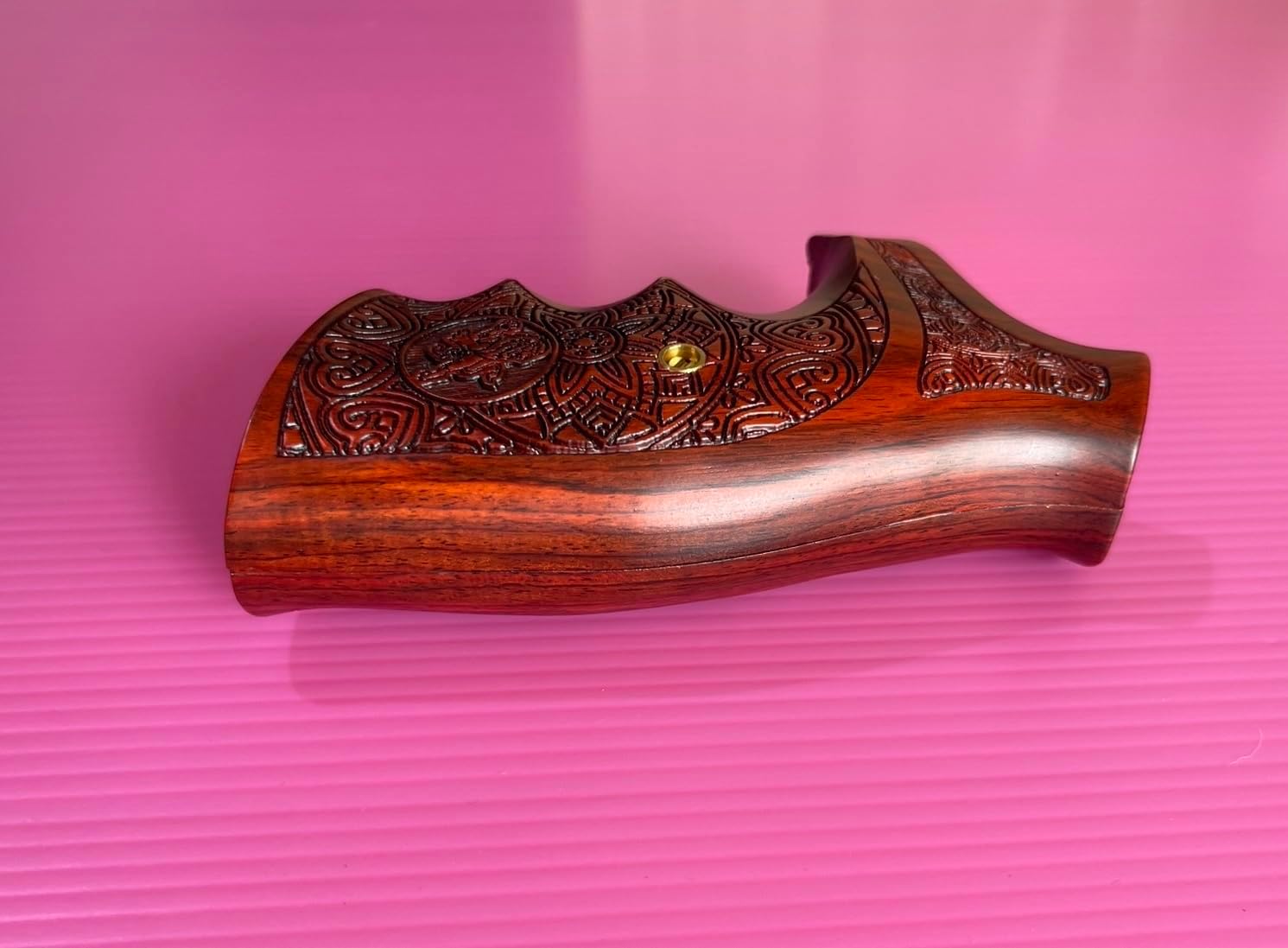 Hardwood Handgun Grips Compatible with Smith and Wesson K/L Frame Square Butt Revolvers Finger Groove Checkered Design Deluxe Classic Handmade Craft Handcraft