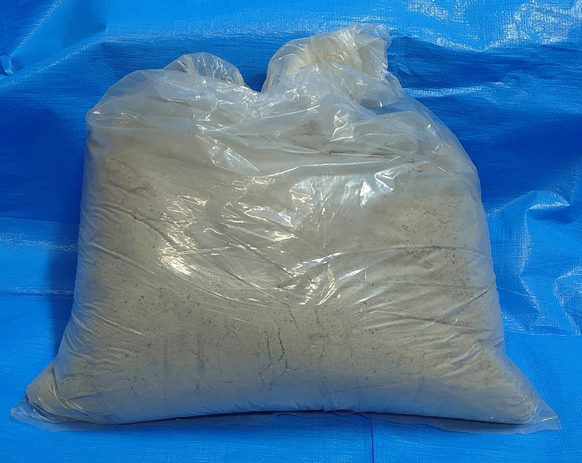 灰 自然木から出た灰（6.5Kg)火鉢等にご使用下さい
