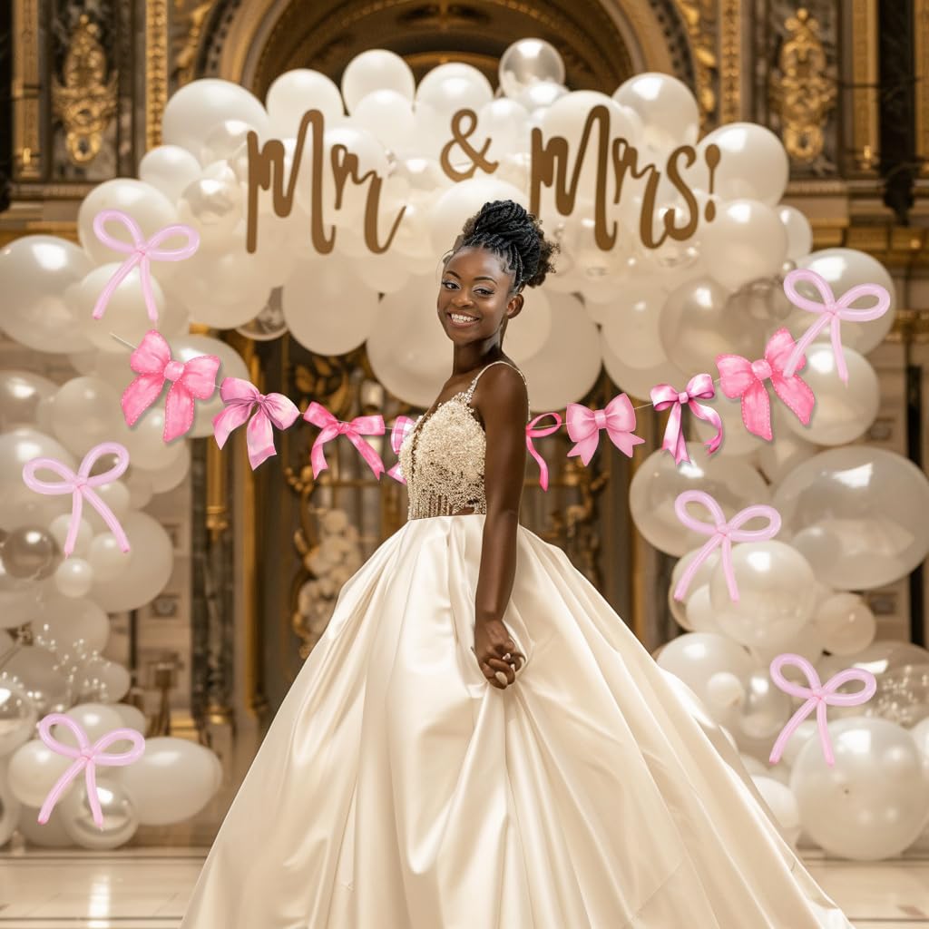 サンドホワイトとパールホワイトのリボンバルーン。