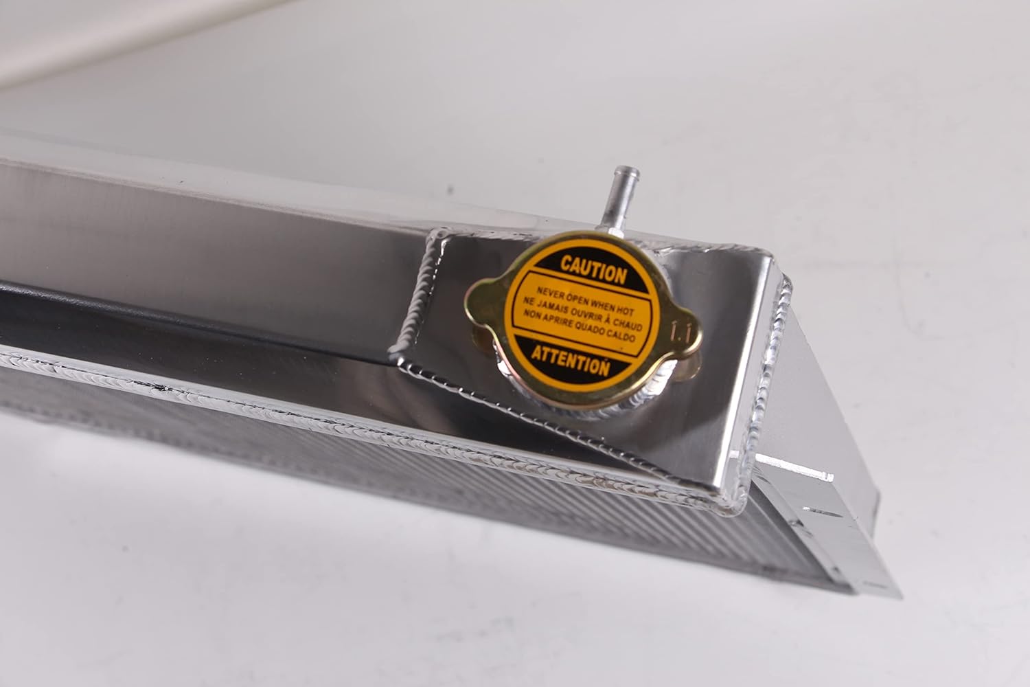 3 Rows Polished Aluminum Radiator For 1957-1959 Ford Fairlane/Ranchero/Skyliner/Victoria Edsel V8 Model.