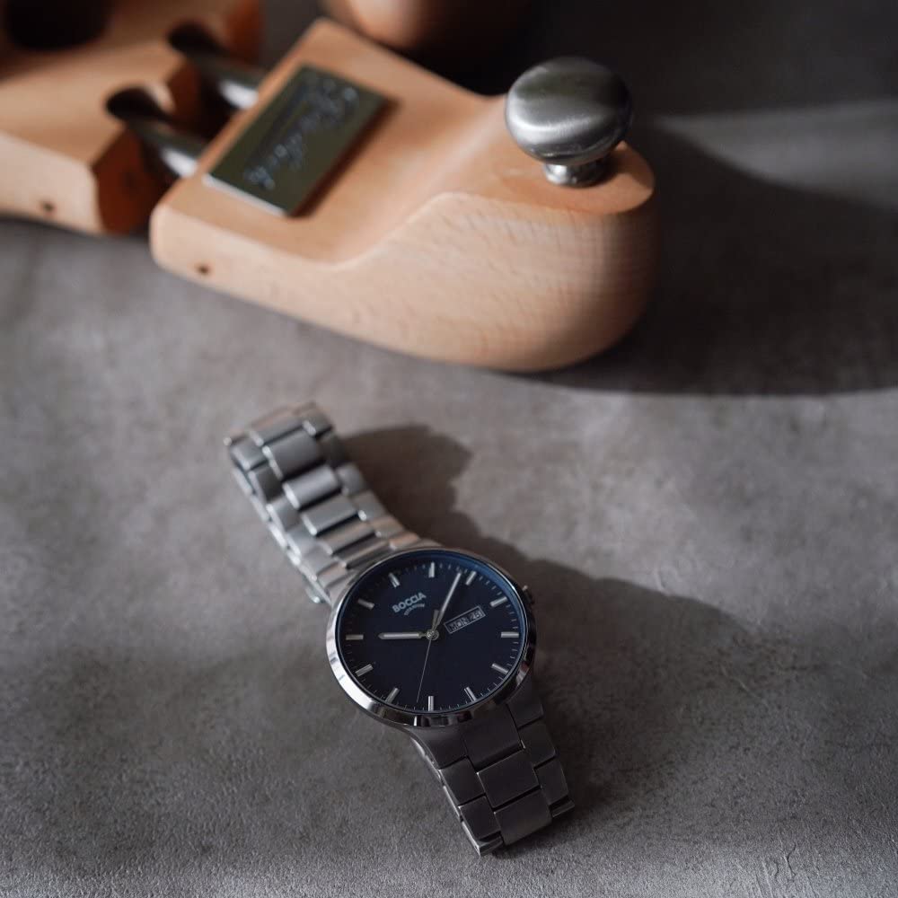Boccia Herren Armbanduhr mit Gehäuse aus Titan, in der Farbe: Silber, Armband aus: Titan, Gehäusedurchmesser: 39 mm, 3649-02