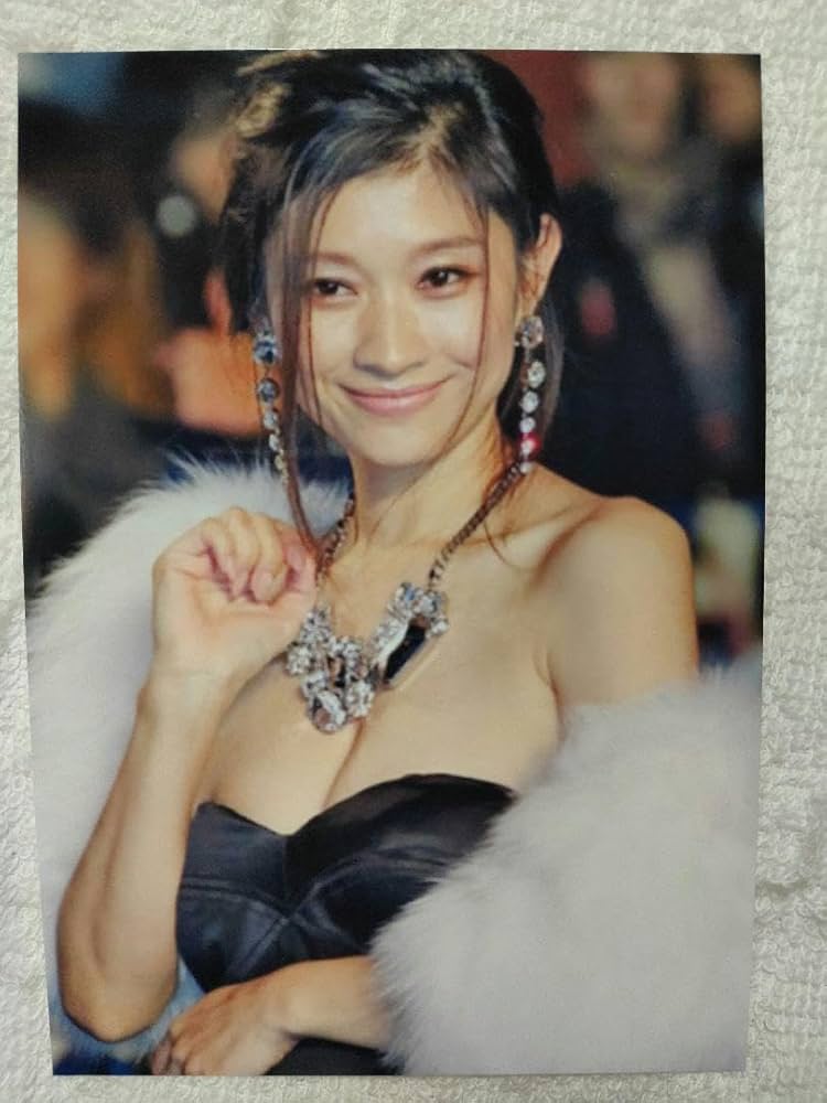 Amazon.co.jp: 篠原涼子写真A : ホーム＆キッチン
