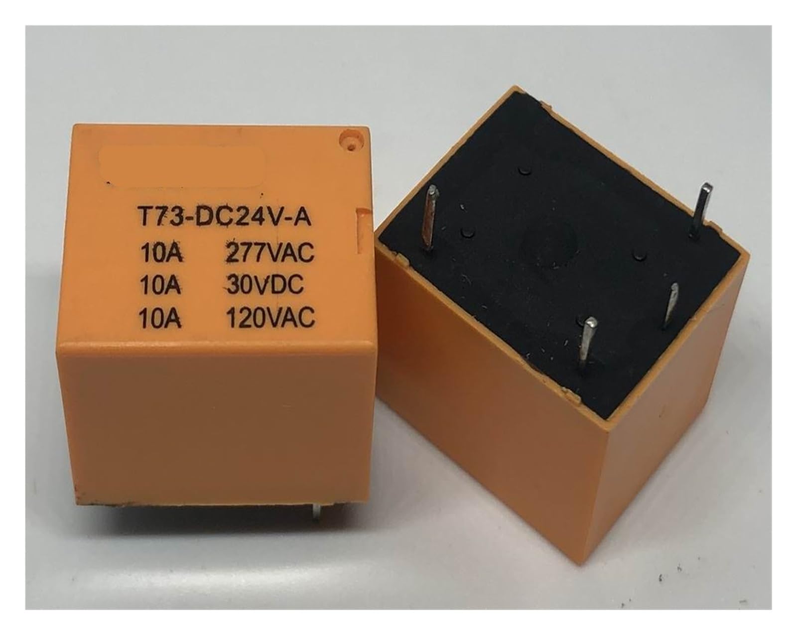 Relé T73-DC24V-A de 4 pines y 10A para control de circuitos electrónicos