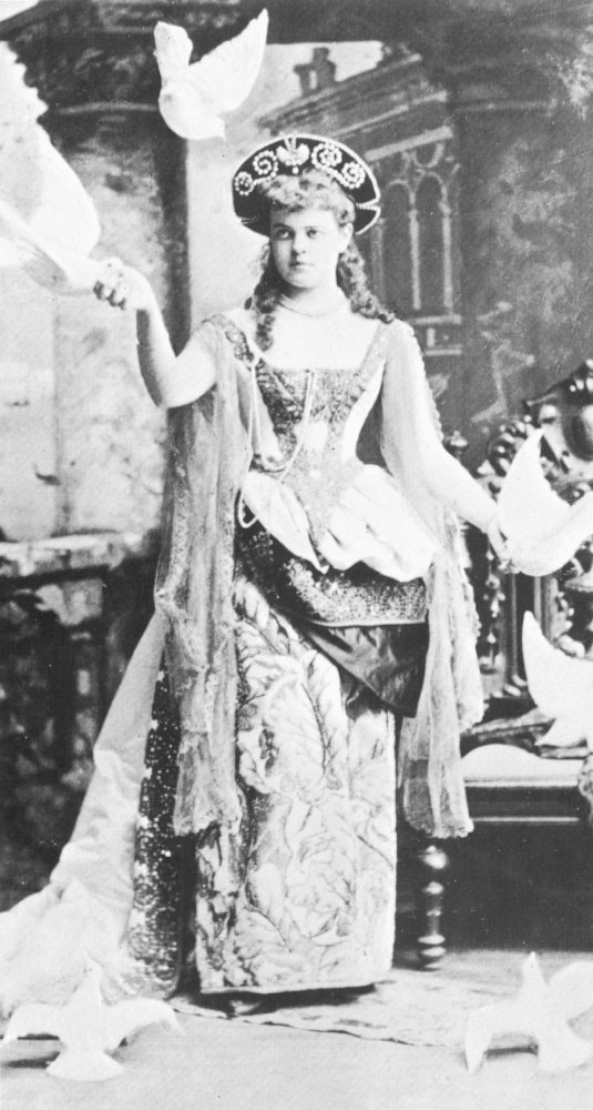 Amazon.com: Alva Vanderbilt (1853-1933) Nmrs William K Vanderbilt American  Society Leader Mrs Vanderbilt Costumed For A Fancy-Dress Ball C 1880 Poster  Print by (18 x 24): Posters & Prints