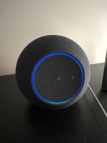 Amazon Echo Studio (nieuwste generatie), compact ontwerp