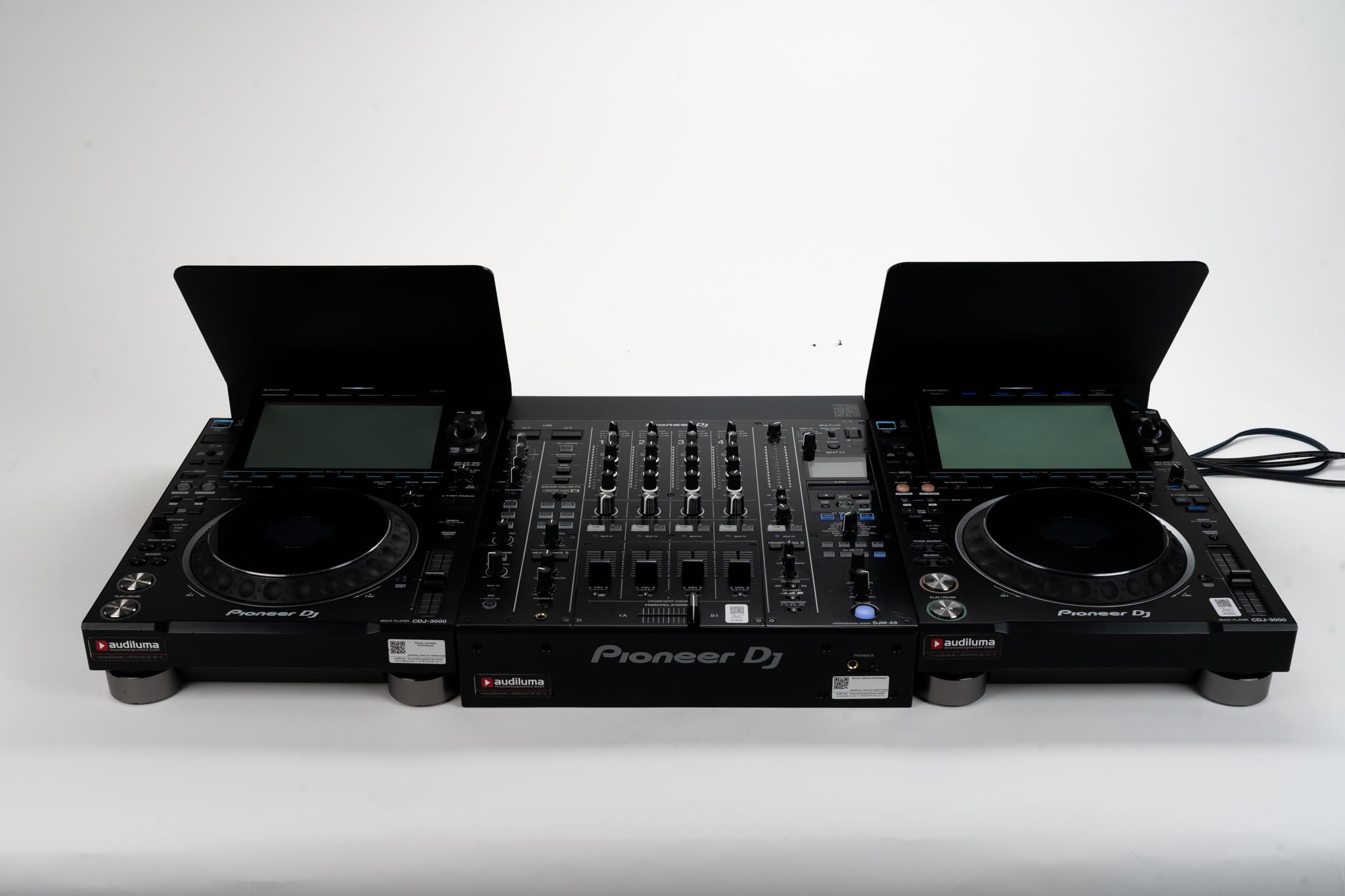 Sonnenschutz kompatibel mit Alphatheta XDJ-AZ und RX3, sorgt für klare Sicht aufs Display, DJ Sun Cover, Sunshield, Cable Cover. Made in Germany