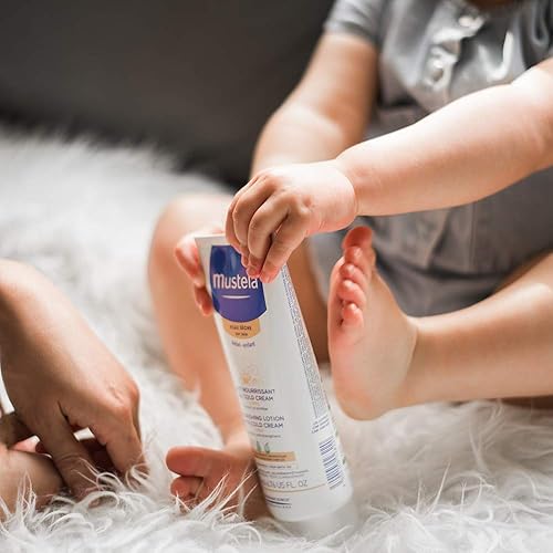 Miniatura 8 de Mustela Set de regalo para la hora del baño de piel seca para bebés, esenciales para el cuidado de la piel del bebé, con aguacate natural y crema