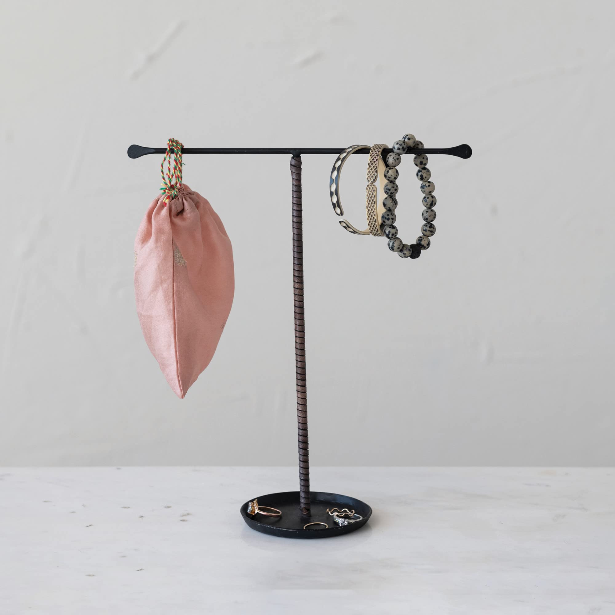 Creative Co-Op Modern Metal and Leather, Black Jewelry Stand