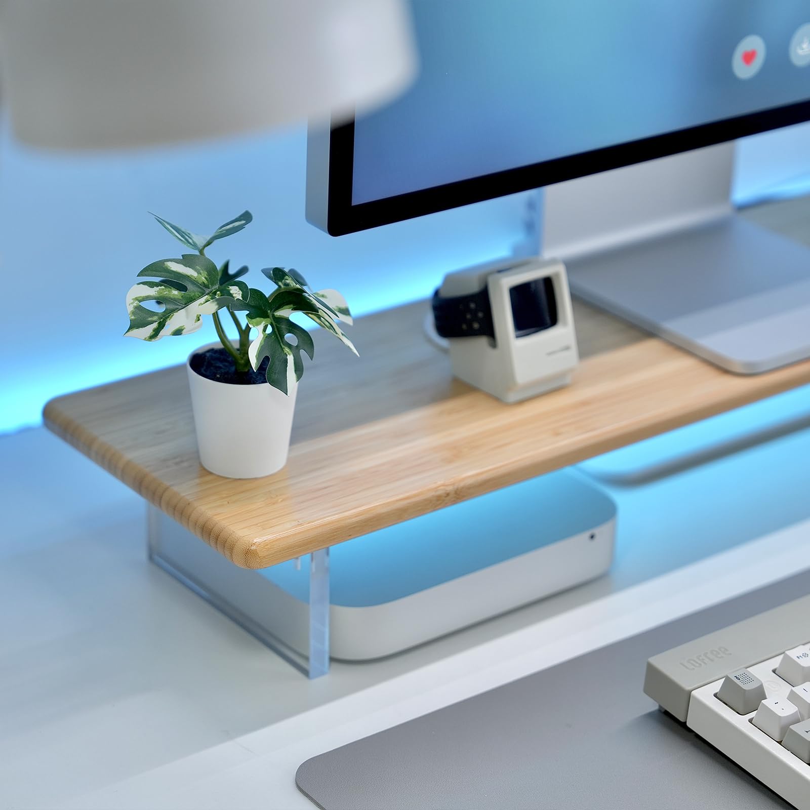 Supporto per monitor in bambù, mensola da scrivania con gambe in acrilico e luci RGB | 31,5 pollici di larghezza, 3,3 pollici di spazio, adatto per monitor, laptop, stampante e altoparlanti per piccole scrivanie