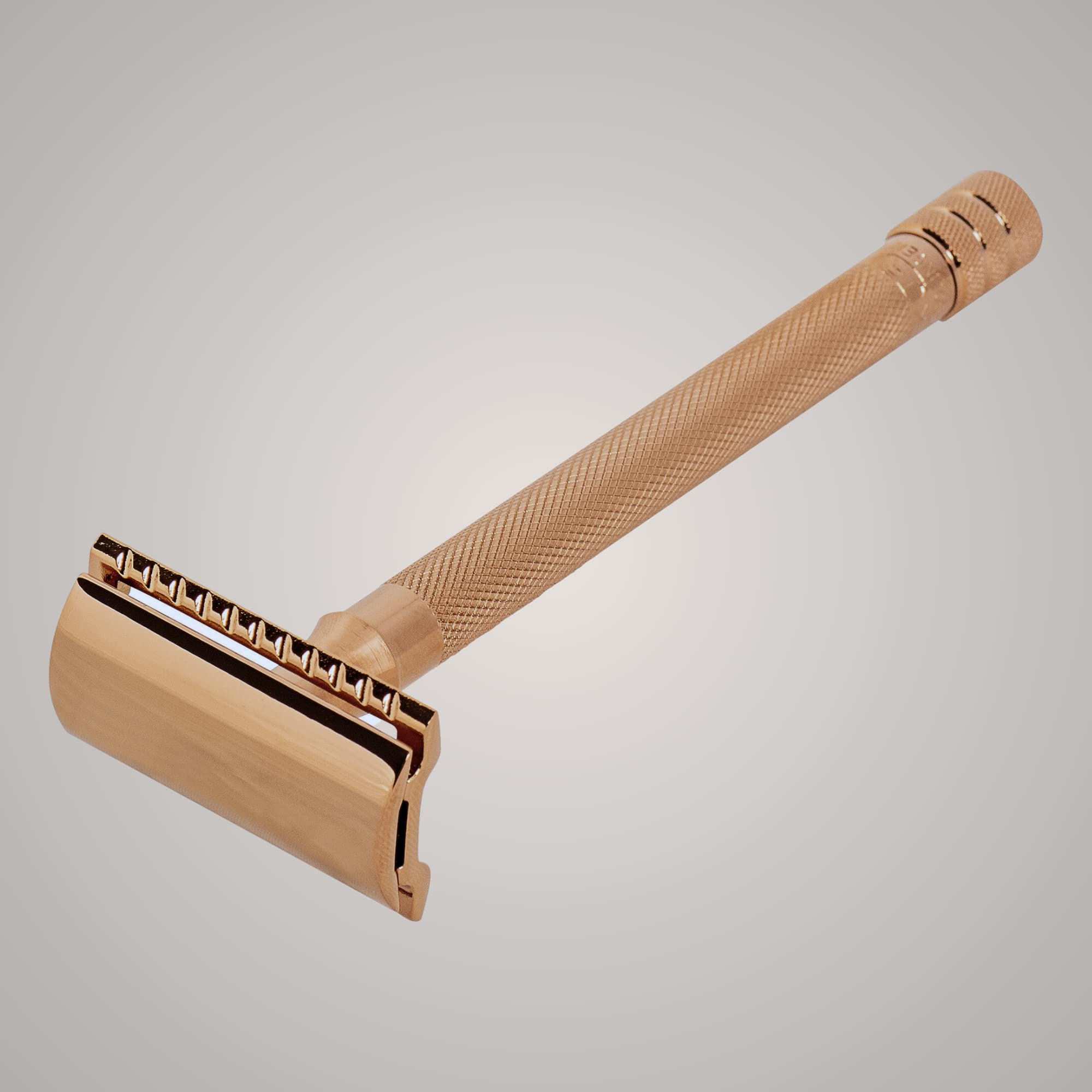 MERKUR Maquinilla de afeitar unisex PVD Gold 24G, de tres piezas en PVD oro rosa con corte recto, peine cerrado, ideal para afeitado en húmedo, zinc fundido, mango de latón, fabricado en Alemania