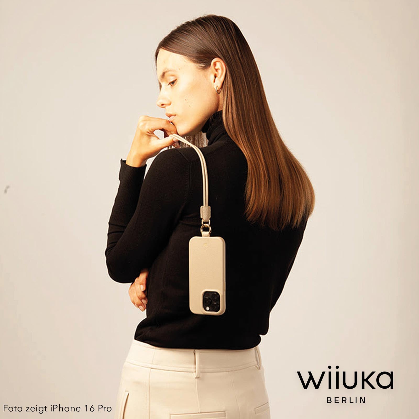WIIUKA Custodia per iPhone 17 Pro Max, in pelle dalla Germania, in pelle per cellulare, custodia di alta qualità, con catena a tracolla, anello per sci, beige crema