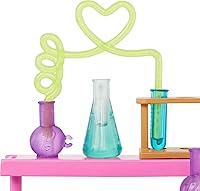 Vista 4 de Barbie Juego de carreras, laboratorio científico con 2 muñecas de moda científica, banco y más de 10 accesorios (exclusivo de Yaxa)