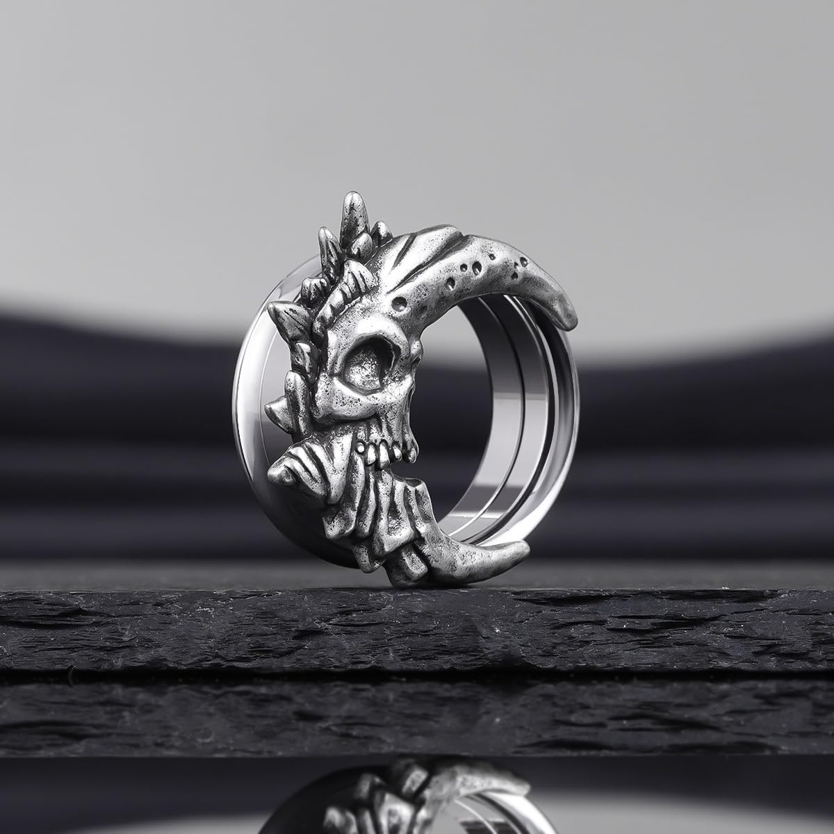 COOEAR Schraube zurück Farbe Ohr Tunnel und Stecker, Doppelte ausgestellte Anzeigen für Ohrringe, 1-Paar Mond Form Schädel Design Piercing Expander Bahren.