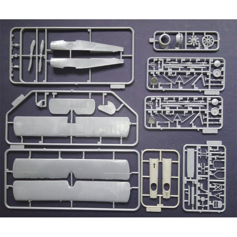 Maquette Avion Sopwith 1 1/2 Strutter Comic Fighter Roden 637 1:32