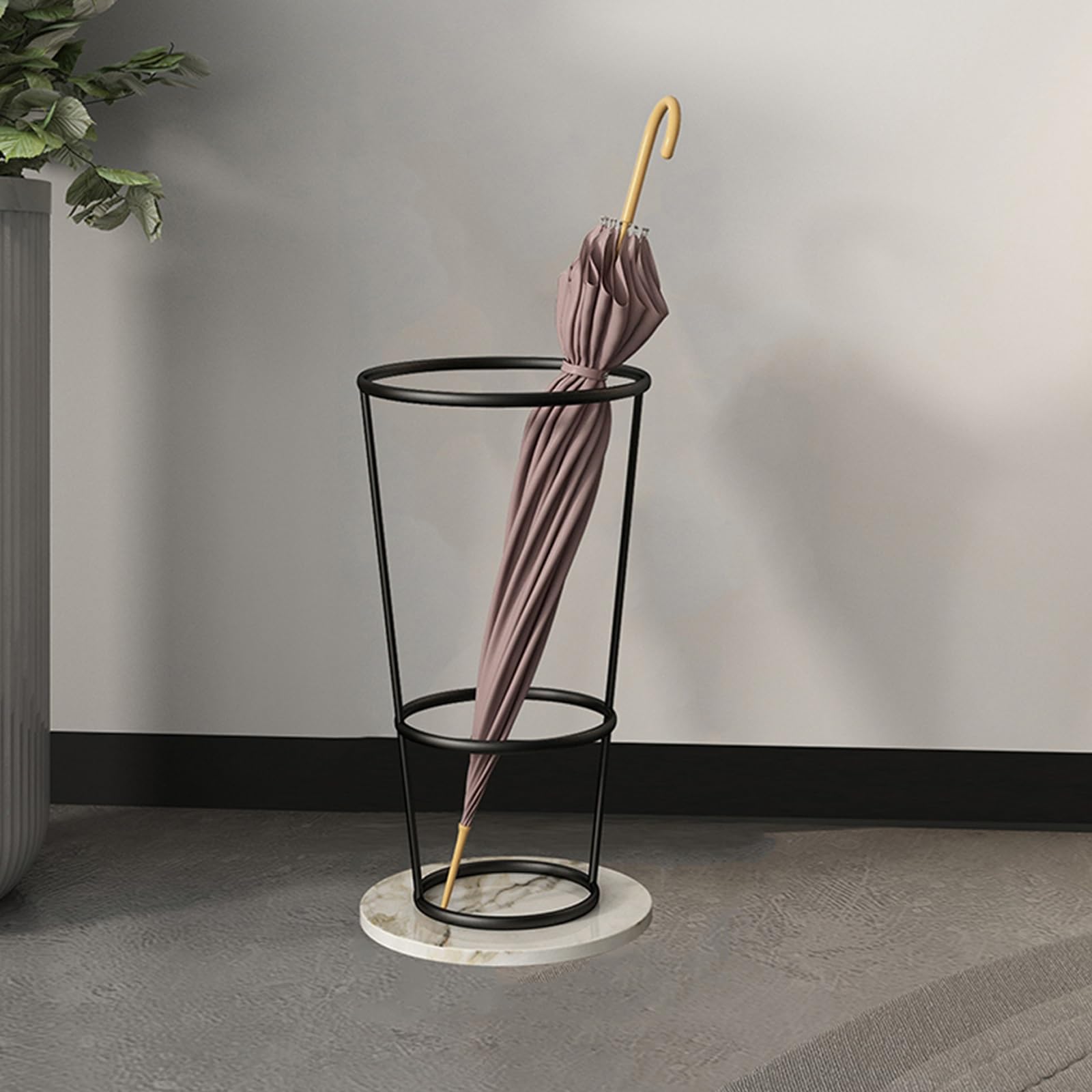 Porte-parapluie en métal pour une maison propre les jours de pluie