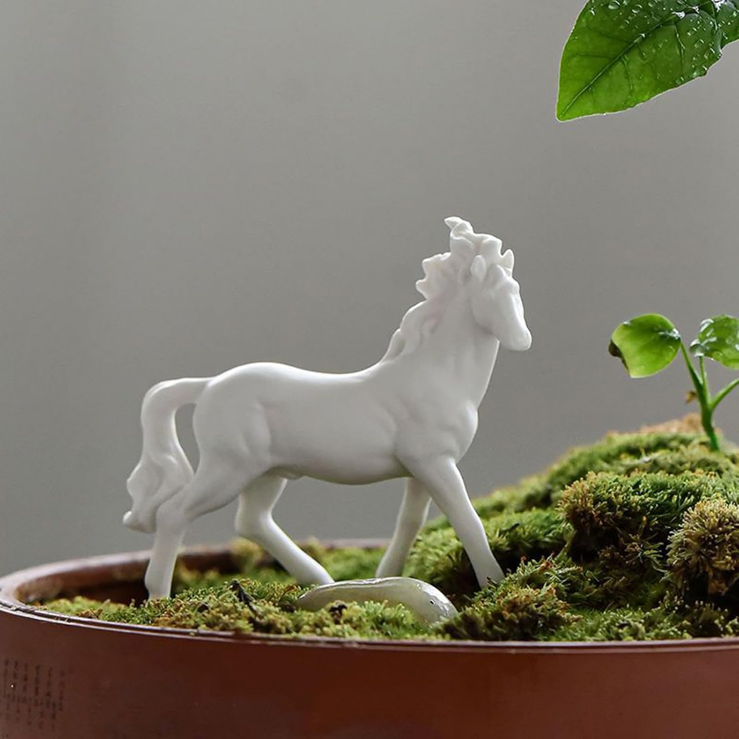 White Porcelain Horse Statues, 4 Inch Ceramic White Horse Figurines Desktop Ornaments Home Decor Small Animal Garden Decor,C