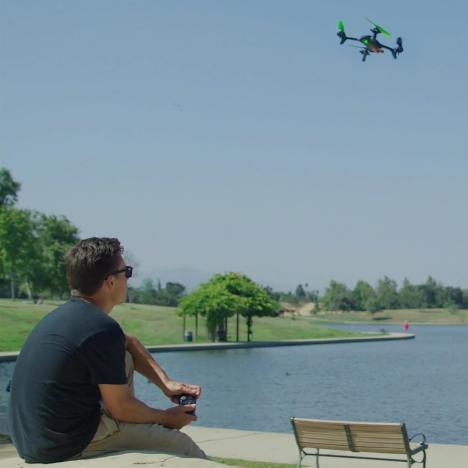 Giochi Preziosi Sky Viper Stunt Drone Radiocomandato per Bambini 12 Anni+, Funzione Stunt per Acrobazie e Surface Scan per Mantenimento di Quota, Ricarica USB, Ideale per Principianti e Professionisti - Immagine 5