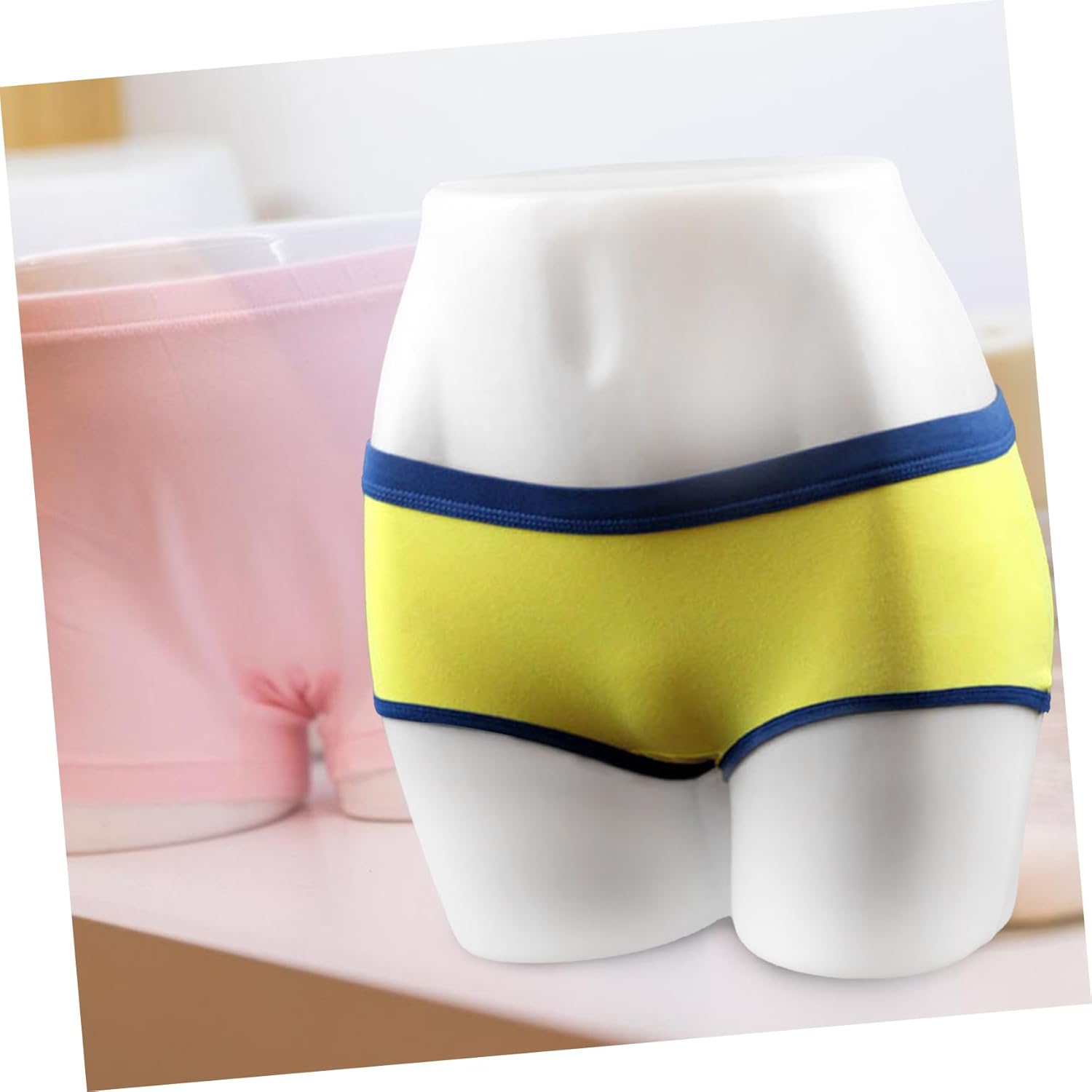 Healifty Realistic Female HIPS Mannequin Seamless Panty Model Plastic Lower Body Full Butt Form Tummy Control Shapewear Display