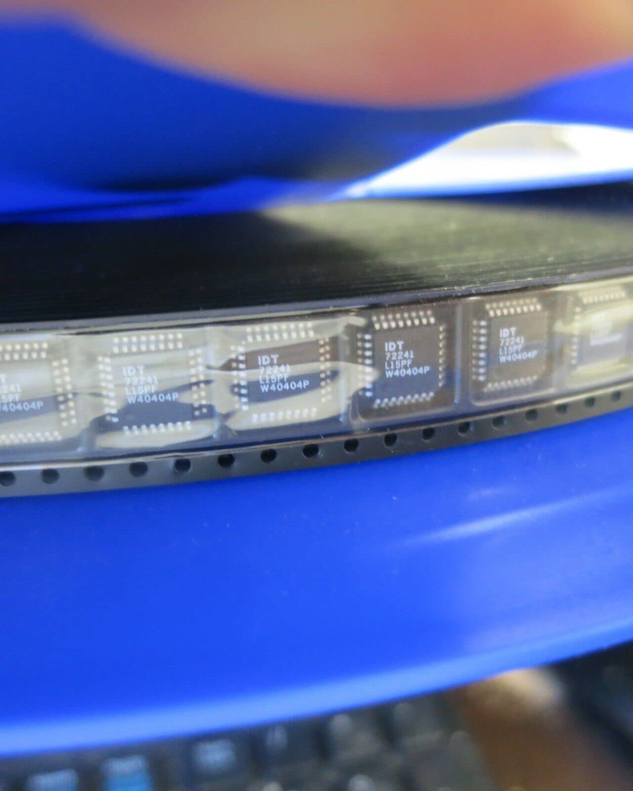 (1 PC) IDT72241L15PF ***US Stock *** $9.99 ONLY