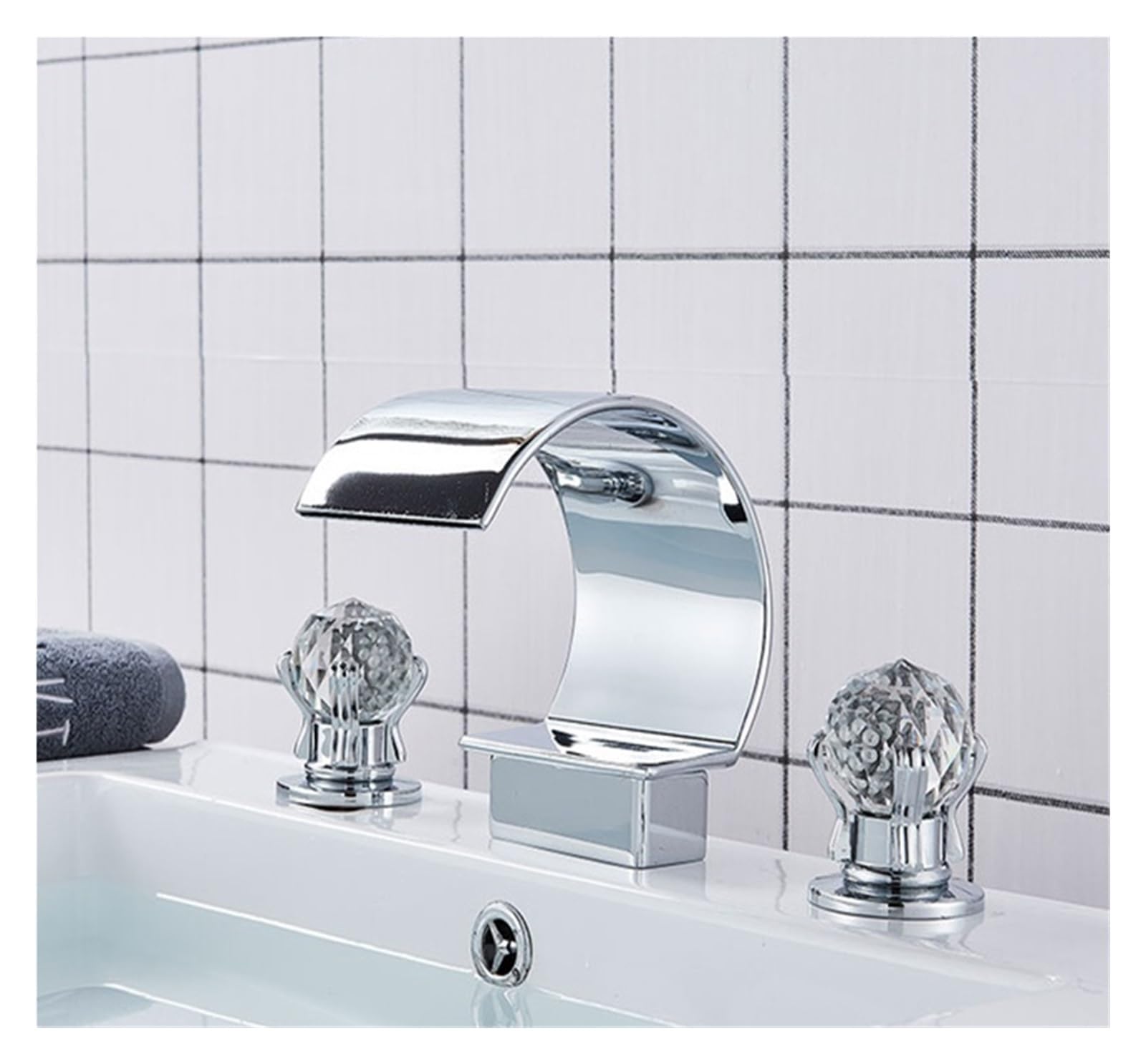 Mélangeur de lavabo en laiton design traditionnel pour une salle de bains relaxante