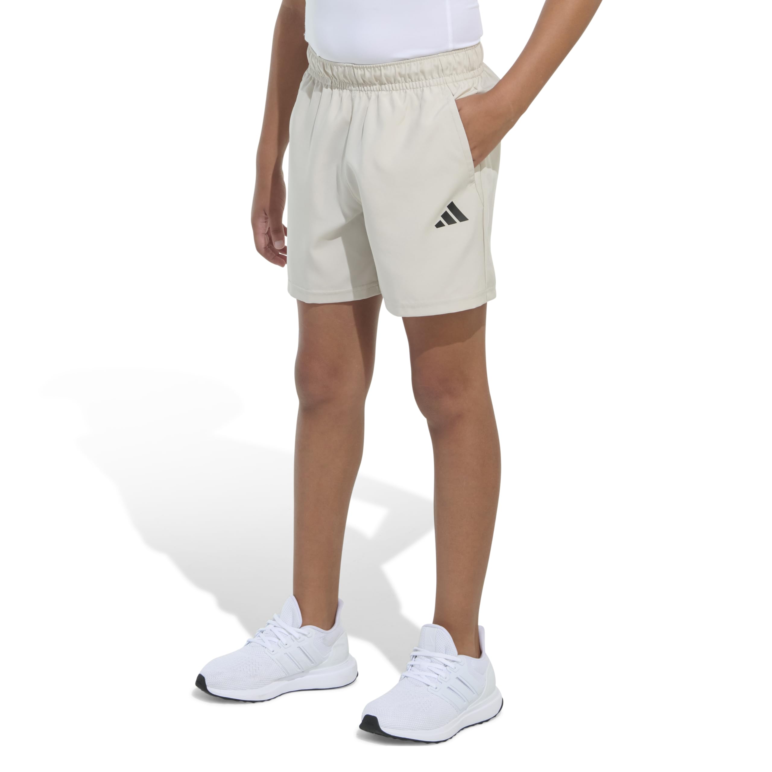 Adidas Essentials Short pour garçon avec petit logo