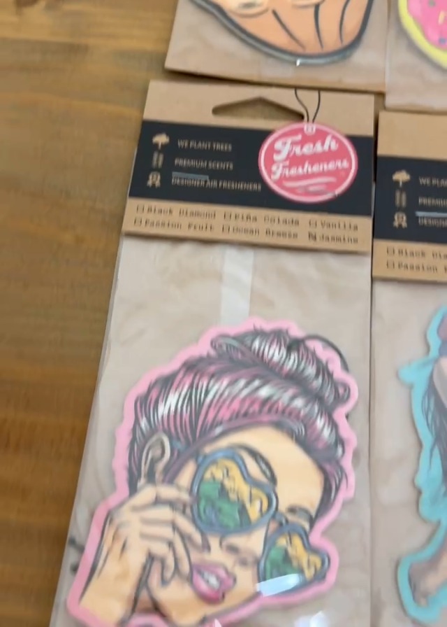 Amazon.co.jp: Fresh Fresheners Middle Finger 芳香剤 エアフレッシュ Amazon.co.jp: Fresh Fresheners Middle Finger 芳香剤 エアフレッシュ