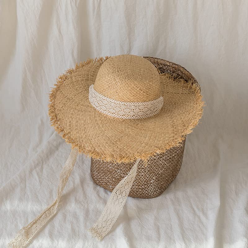 Cappello estivo da sole in stile etnico con tesa larga in paglia, casual.