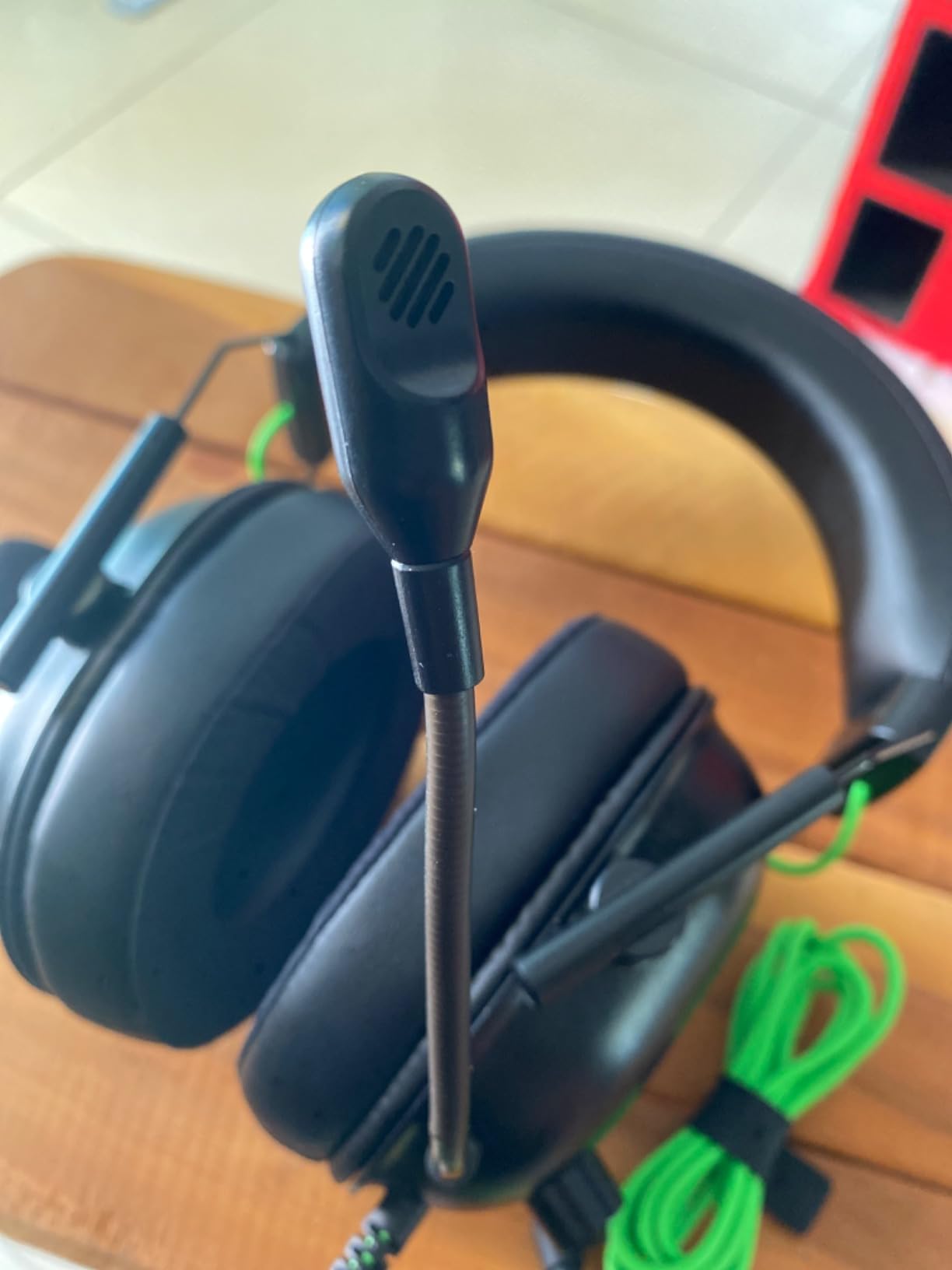 Fone veio com defeito no microfone e n consigo resolver nada