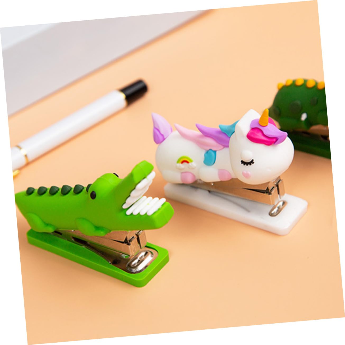 HOMSFOU 3 Set Mini Base Scuola Piccolo Macchina Carino Scrivania Cucitrice Servizi Di Animale Carini Cerogde Per L'ufficio Di Casa Cute Cupler Mini Acciaio Inossidabile 3 Pezzi * 3
