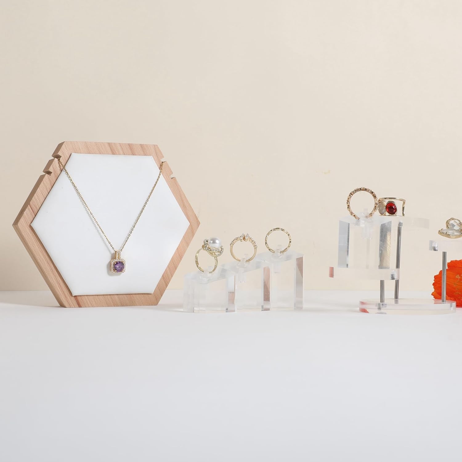GemeShou White Necklace display stand for Home Decor, Leather Jewelry necklace display holder for boutique store, Necklace Pendant Chain Display for Selling【Leather-Necklace holder-Hexagon】