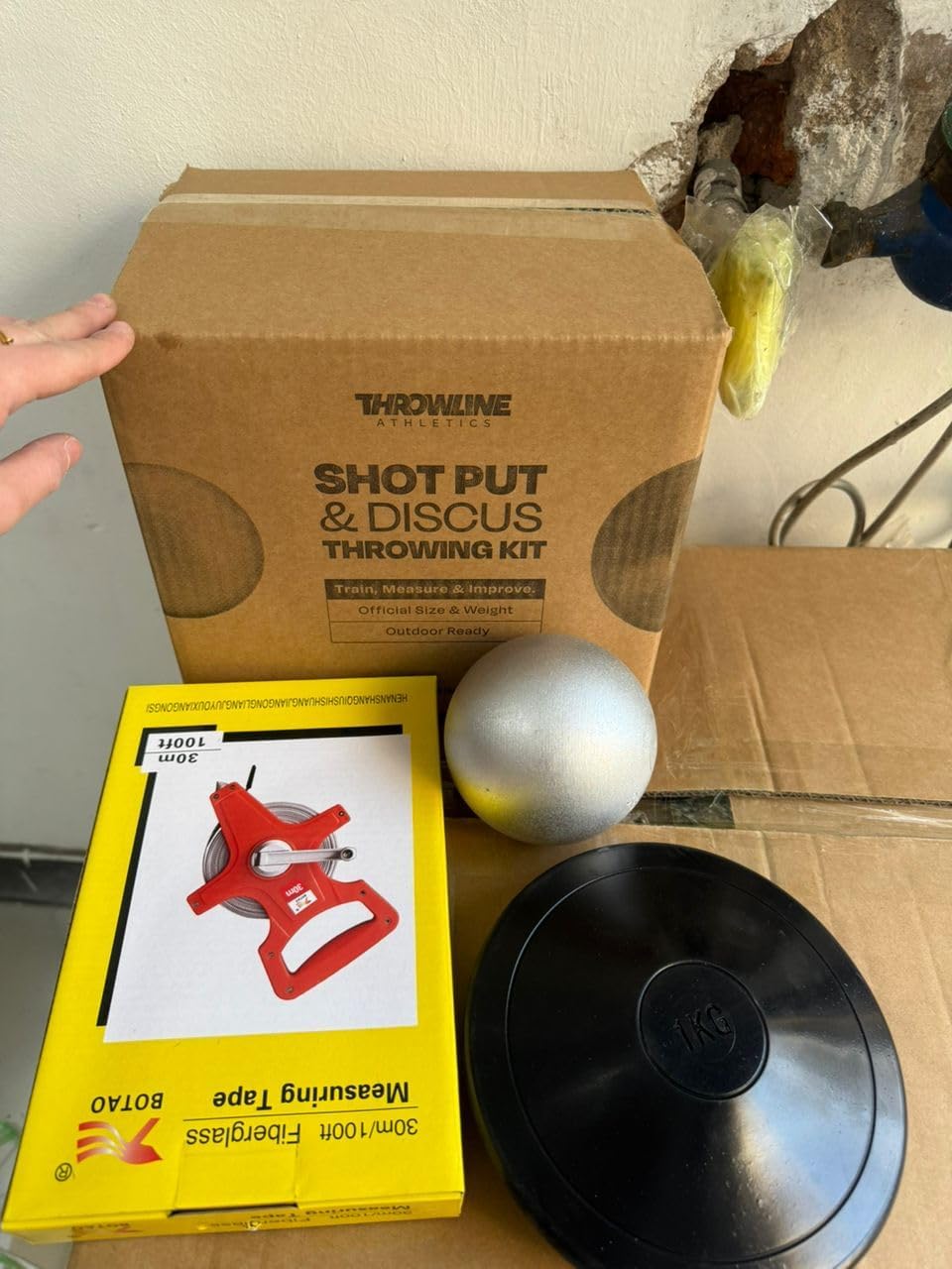 Shot Put & Discus Throwing Kit – 8.8 lb Shot Put Ball + 1kg Discus + 100ft Measuring Tape – Track & Field Training Set for Athletes, Schools & Outdoor Practice – Official Size & Weight