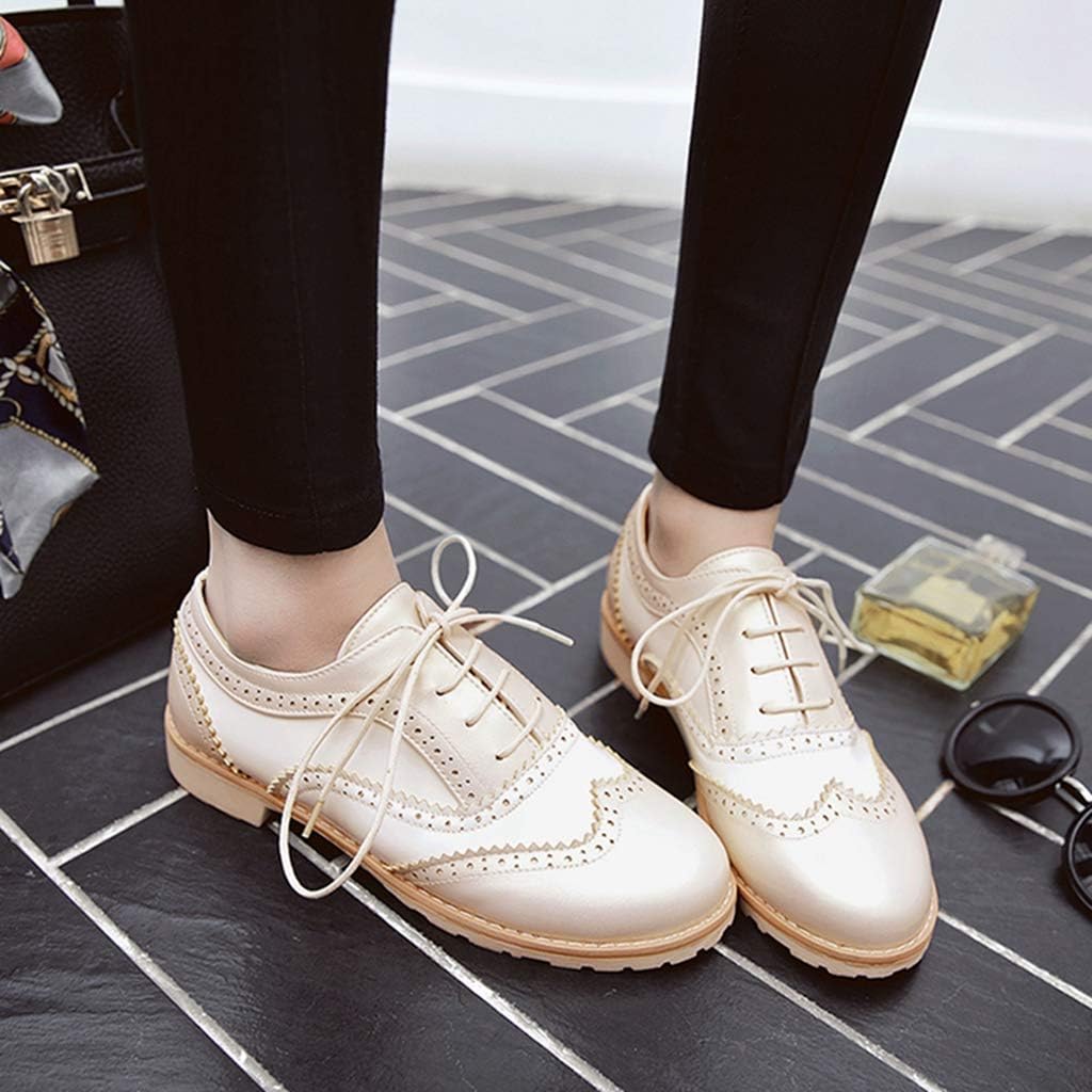 MIOKE Women's Two Tone Flat Saddle Oxfords Shoes Wingtip Perforated Low Heel Lace Up Vintage Oxford Brogues