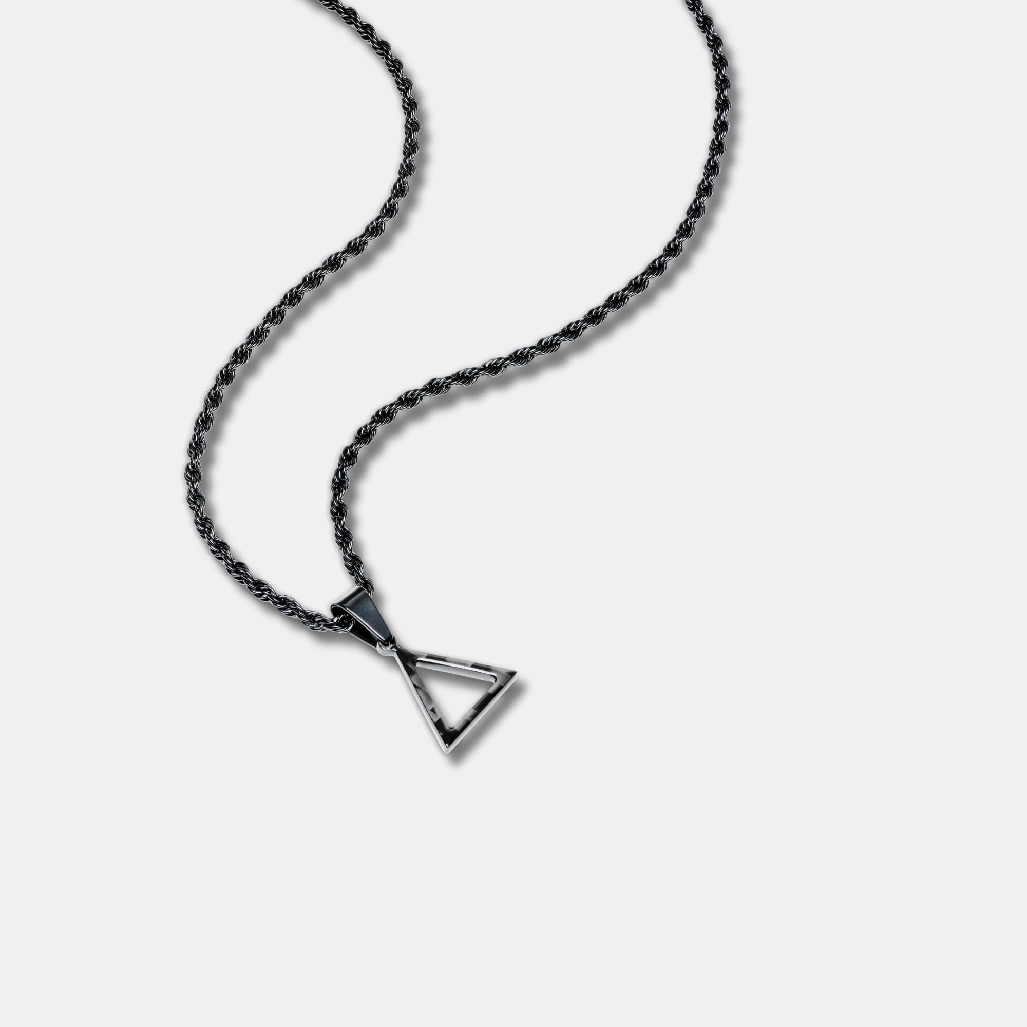 Collana con Ciondolo Triangolo in Fibra di Carbonio | Catena in acciaio inossidabile nero | Catena di corda | Collana Nobile | Gioielli da uomo