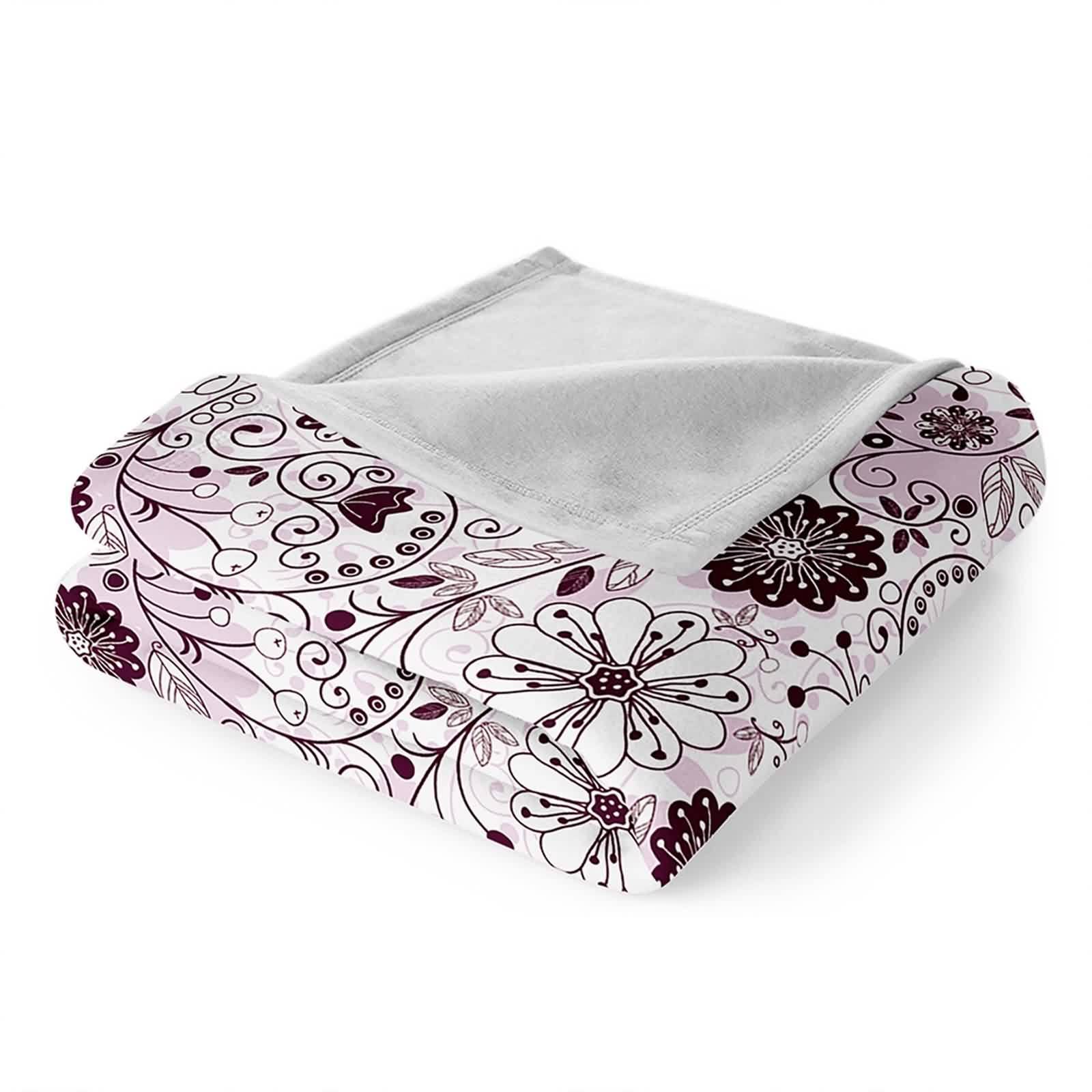 Biały puszysty koc, koc na sofę obciążniki flanelowy fioletowy kwiat winorośl wzór 180 x 220 cm do łóżka biura samochodu miękkie ciepłe prezenty