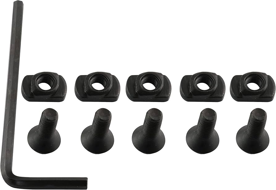 Жалаңаш Томас Сколудик жалаңаш