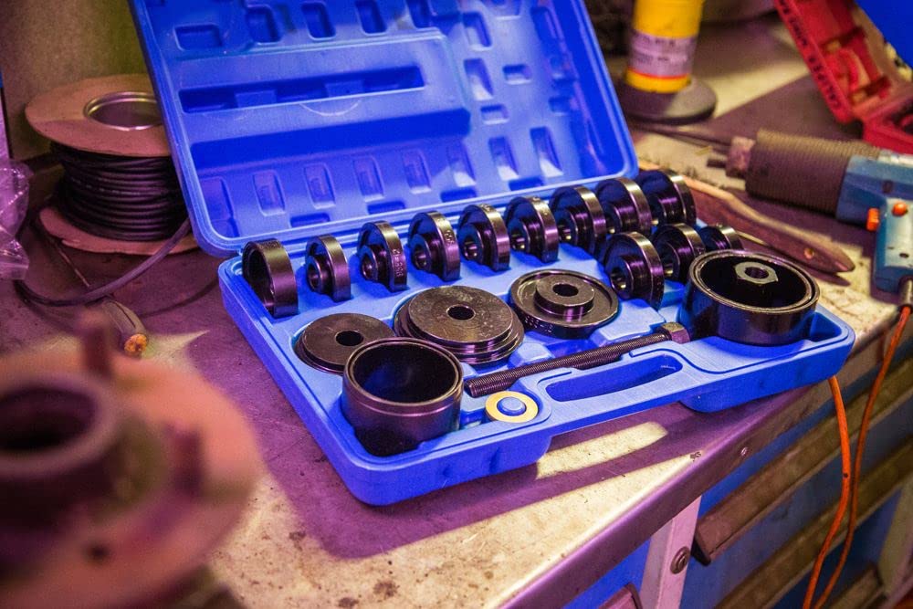 Spot 18 Pce Wind Back Brake Caliper Kit - Piston Tool 07902 Spot Re - Wind Back Caliper Brake Piston Tool 07902 Spot Rewind Pad Blue 5028734079029