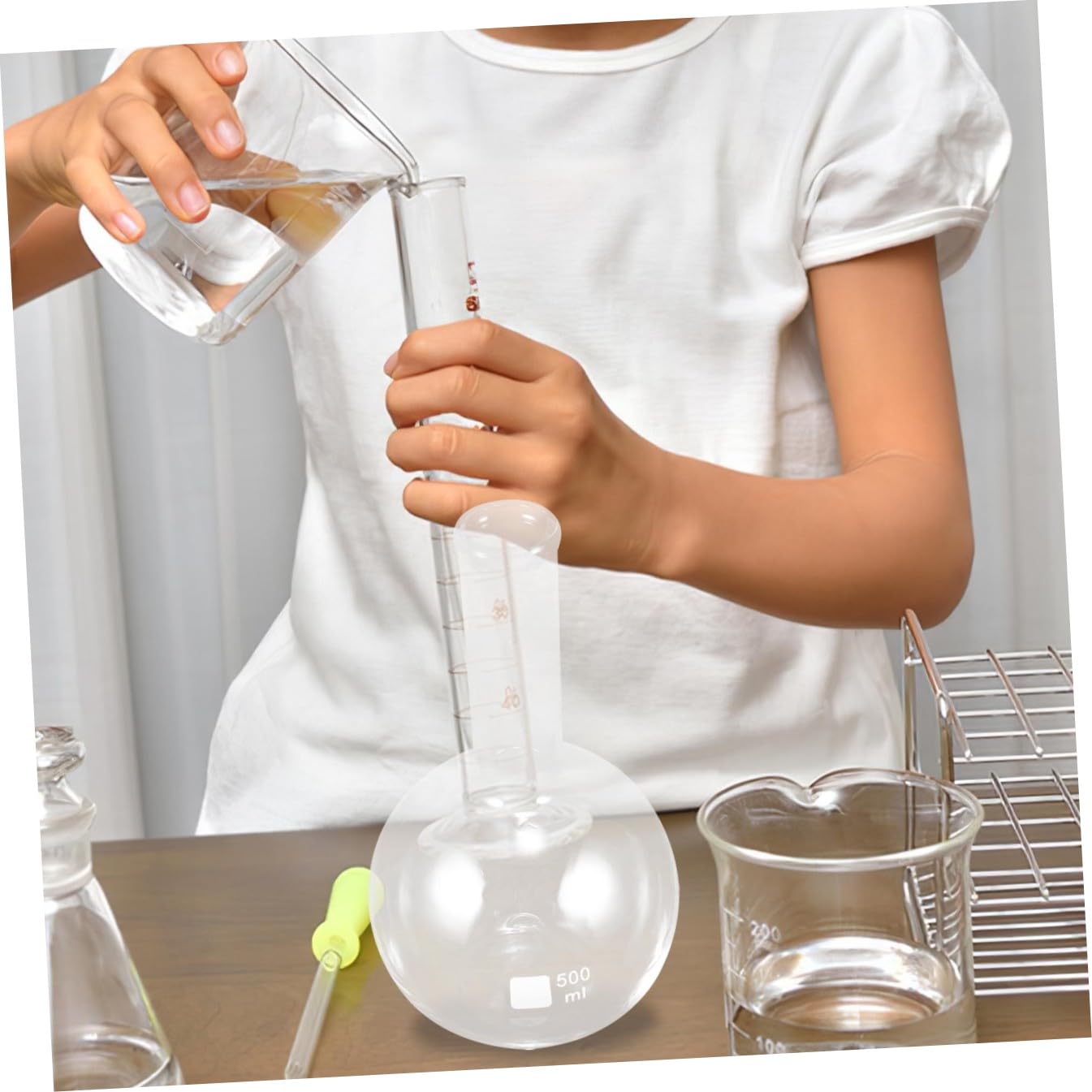 ULTECHNOVO 500ml Glass Distillation Flask Flat Bottom Long Neck Borosilicate Laboratory Flask for Chemical Experiments and Scientific Use