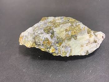 お得☆原石の標本☆ 国産鉱物標本 緑色石英 クォーツ原石 mid-08 - メルカリ