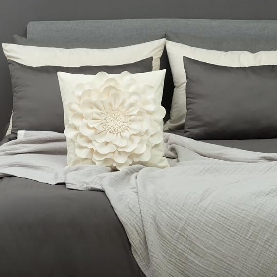 JWH Handmade 3D Flower Throw Pillow Covers Aesthetic Decorative Floral Accent Pillow Cases Square Cushion Handmade Pillowcase for Couch Bed Living Room Car 18x18 Inch Creamy White