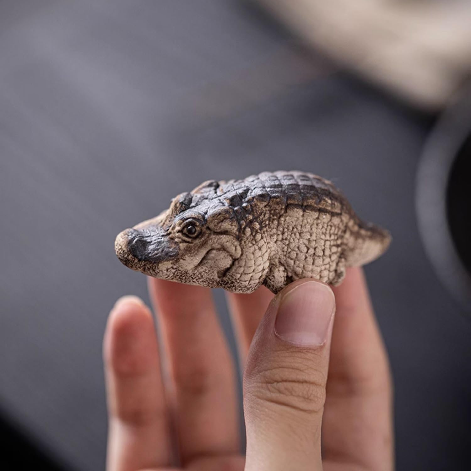 figurki zwierzątek， Uroczy krokodyl figurka ceramiczny zestaw do herbaty akcesoria dekoracja stołu, ceremonia herbaty ozdoba biurkowa prezenty(A)